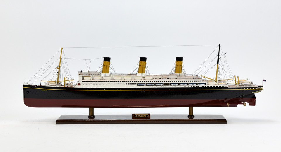 RMS MAJESTIC LIGHTED OCEAN LINER