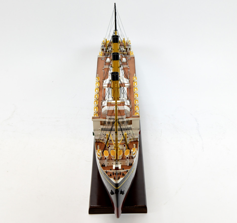 RMS MAJESTIC LIGHTED OCEAN LINER