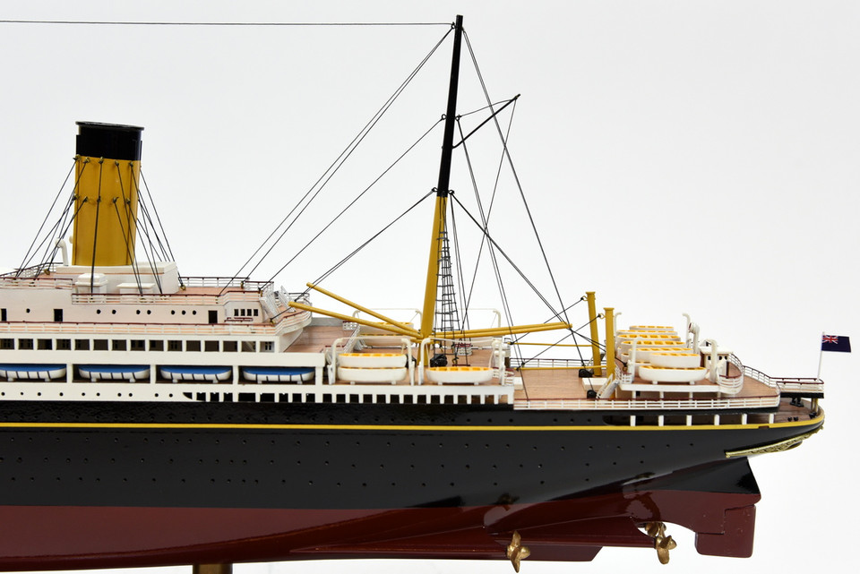 RMS MAJESTIC LIGHTED OCEAN LINER