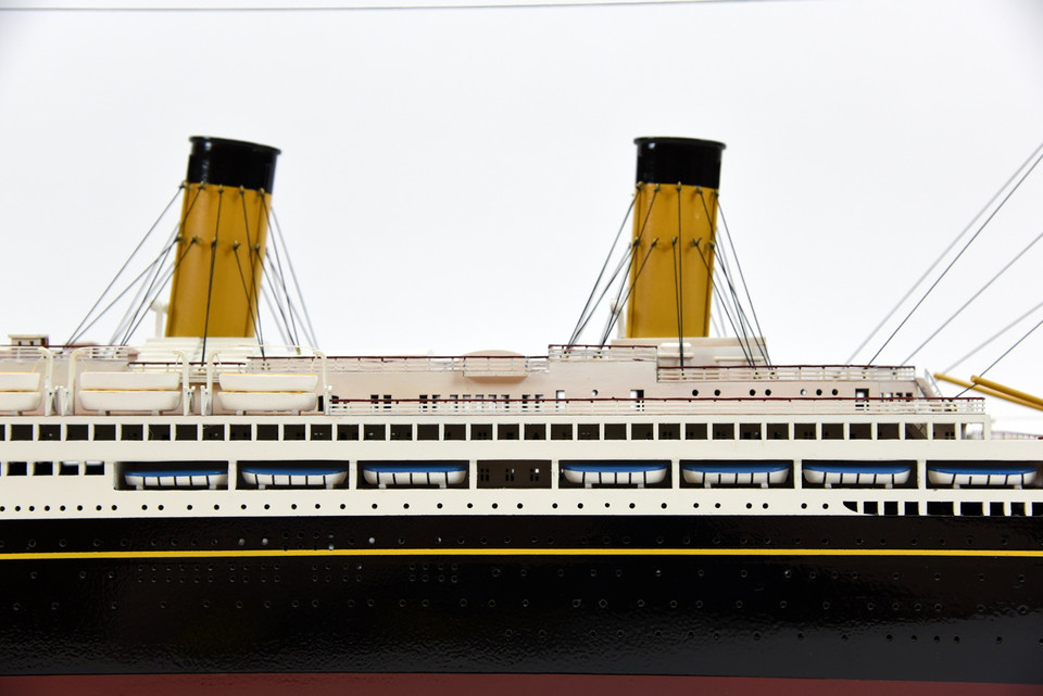 RMS MAJESTIC LIGHTED OCEAN LINER