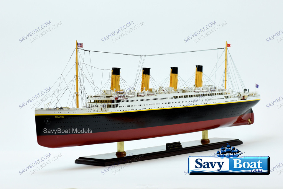 EXCLUSIVE EDITION RMS TITANIC LIGHTED OCEAN LINER
