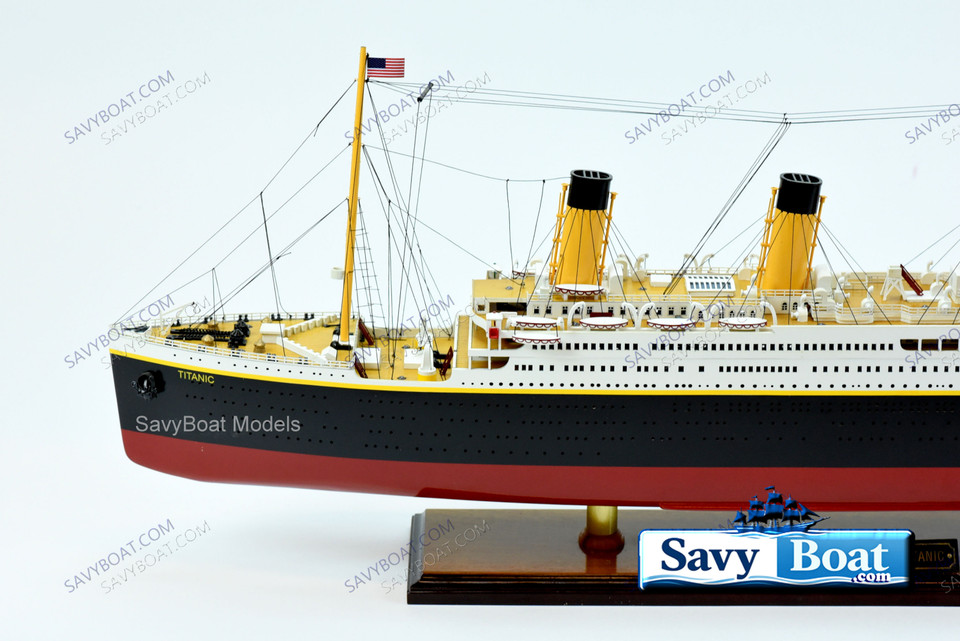 EXCLUSIVE EDITION RMS TITANIC LIGHTED OCEAN LINER