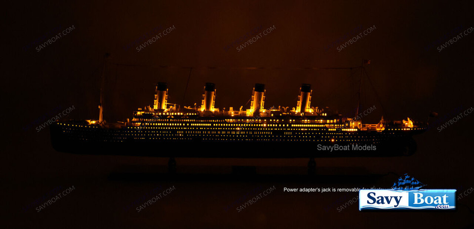 EXCLUSIVE EDITION RMS TITANIC LIGHTED OCEAN LINER