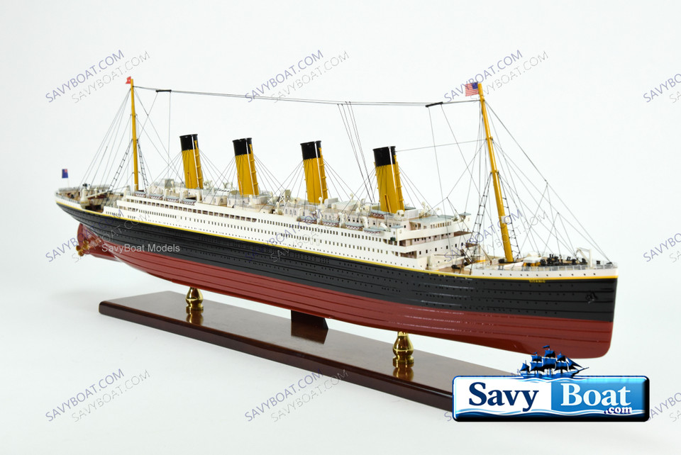 EXCLUSIVE EDITION RMS TITANIC LIGHTED OCEAN LINER