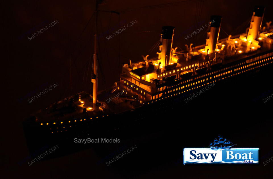 EXCLUSIVE EDITION RMS TITANIC LIGHTED OCEAN LINER