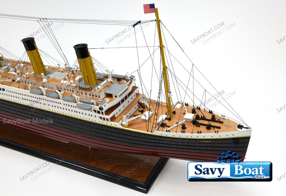 EXCLUSIVE EDITION RMS TITANIC LIGHTED OCEAN LINER