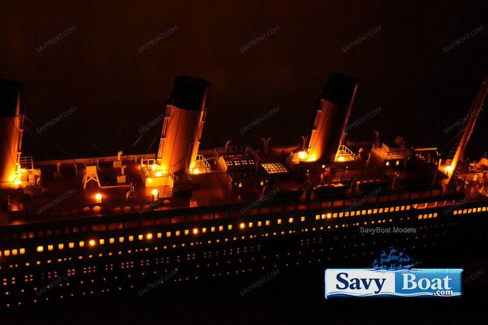 RMS TITANIC 53" LARGE LIGHTED 1:200 SCALE