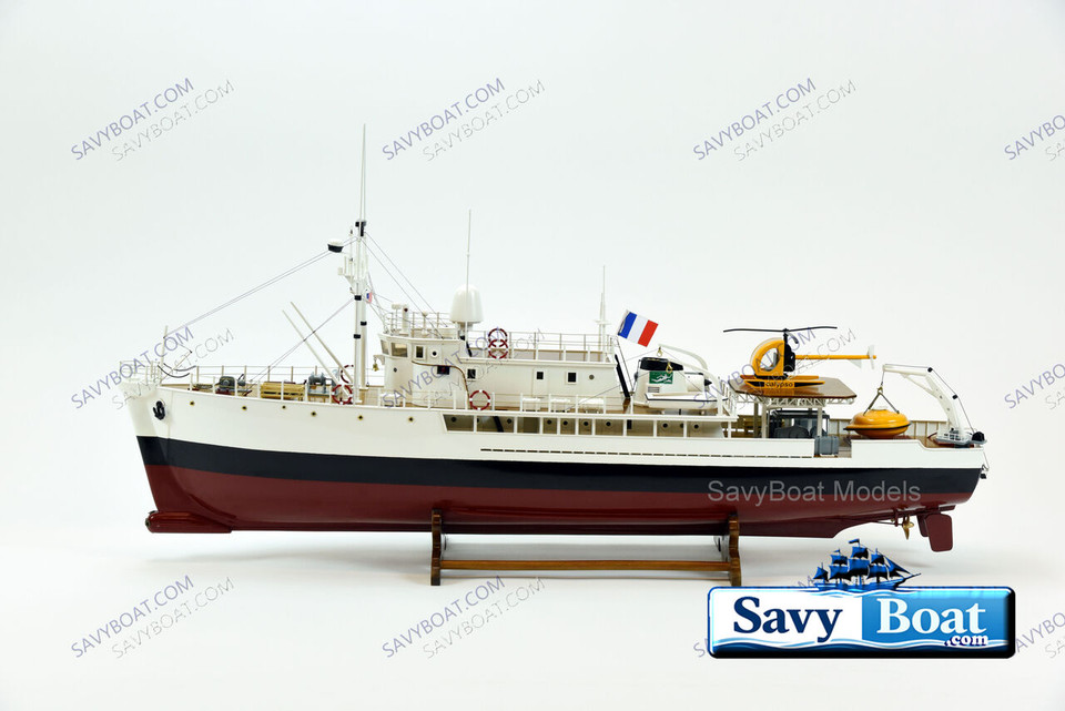 RV CALYPSO LIGHTED RESEARCH SHIP