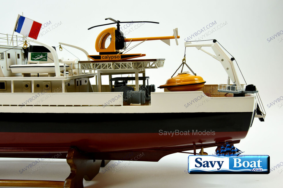 RV CALYPSO LIGHTED RESEARCH SHIP
