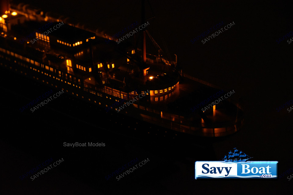 SS Île de FRANCE LIGHTED OCEAN LINER