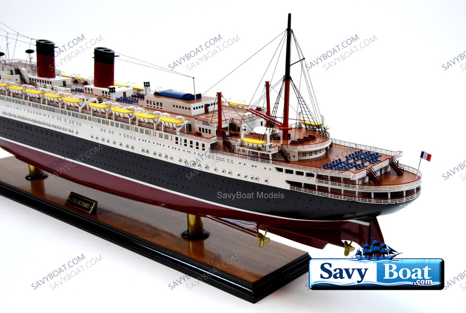 SS Île de FRANCE LIGHTED OCEAN LINER