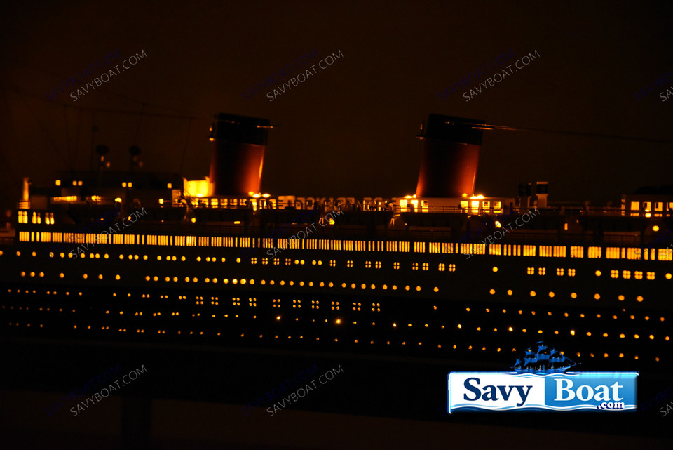 SS Île de FRANCE LIGHTED OCEAN LINER