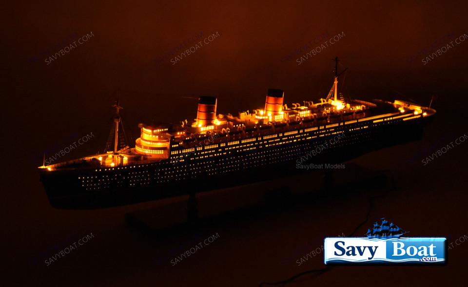 RMS QUEEN ELIZABETH LIGHTED OCEAN LINER