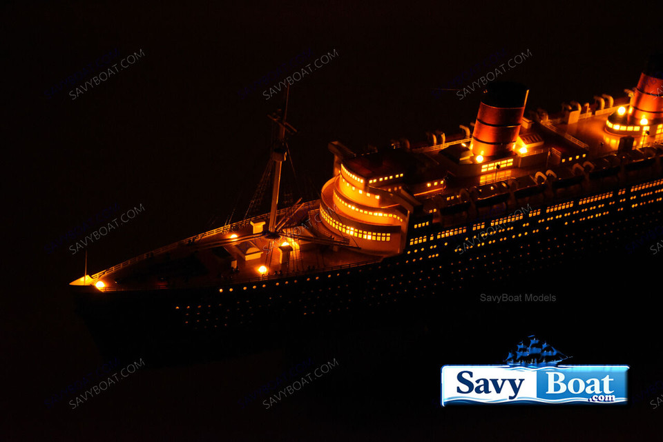 RMS QUEEN ELIZABETH LIGHTED OCEAN LINER