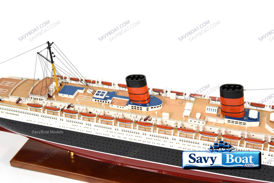 MS QUEEN ELIZABETH II (QE2 LIGHTED OCEAN LINER