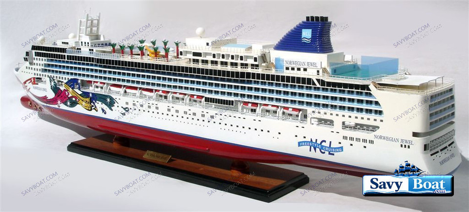 NORWEGIAN JEWEL CRUISE SHIP