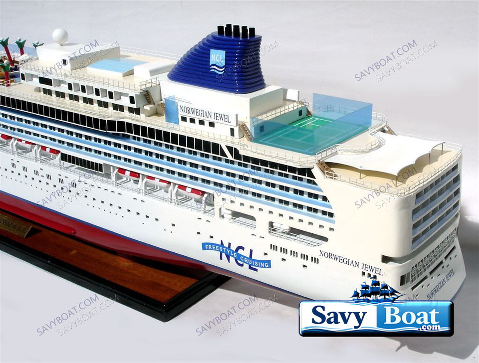NORWEGIAN JEWEL CRUISE SHIP