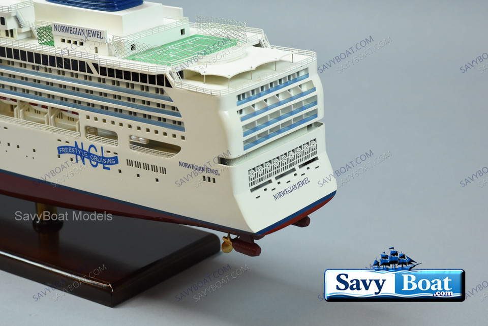 NORWEGIAN JEWEL CRUISE SHIP