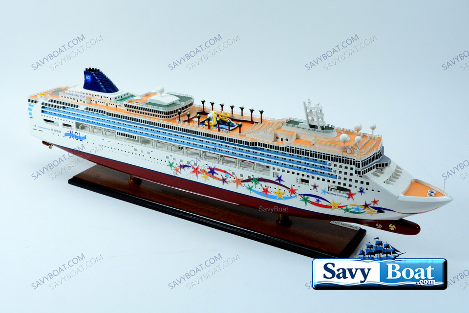 NORWEGIAN STAR CRUISE SHIP