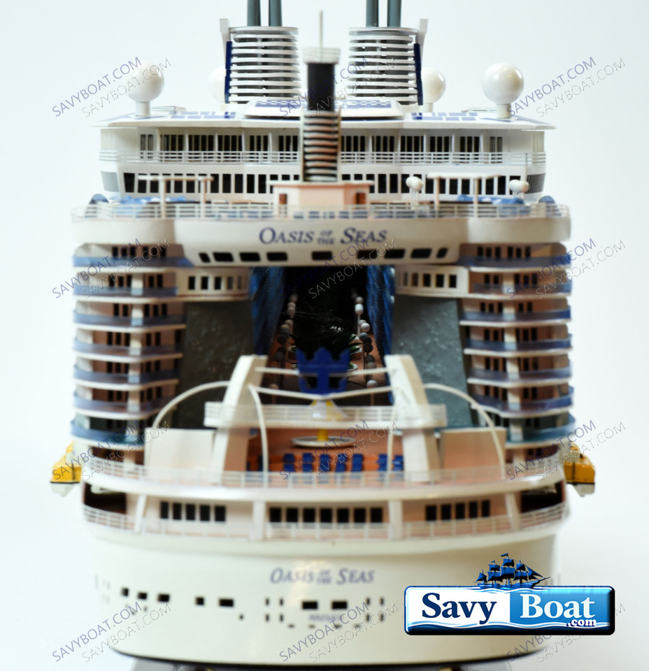 OASIS OF THE SEAS  LIGHTED CRUISE SHIP