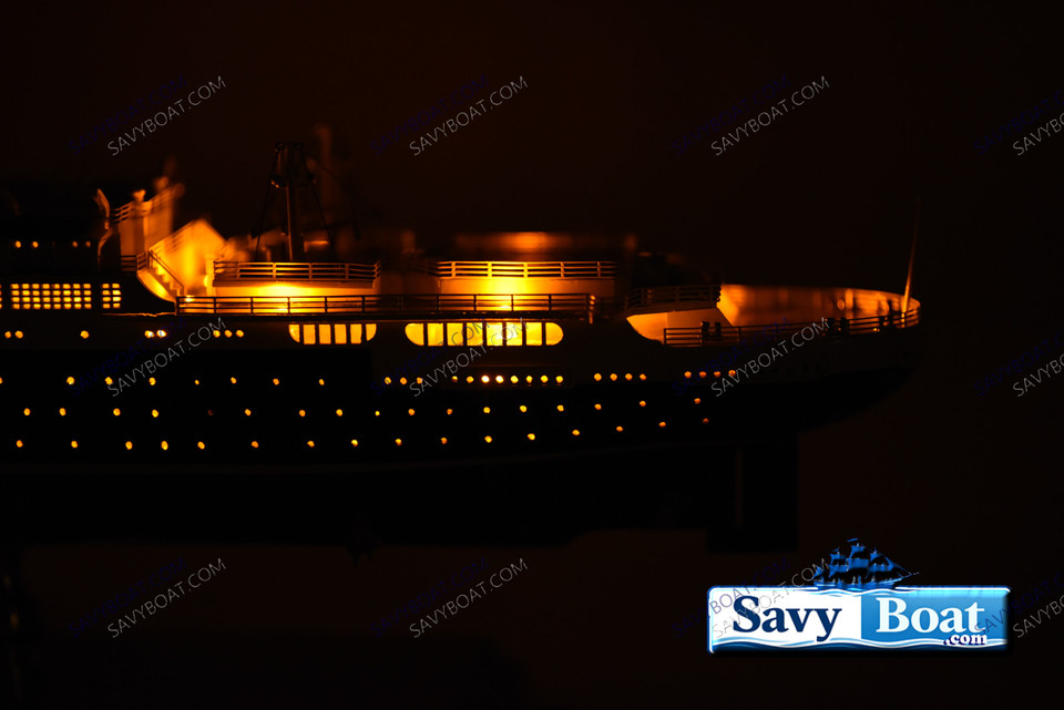 SS UNITED STATES LIGHTED OCEAN LINER
