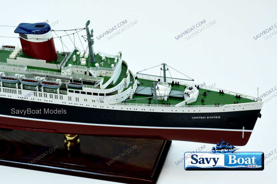 SS UNITED STATES LIGHTED OCEAN LINER