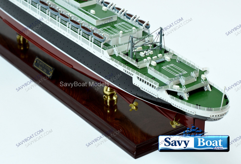 SS UNITED STATES LIGHTED OCEAN LINER