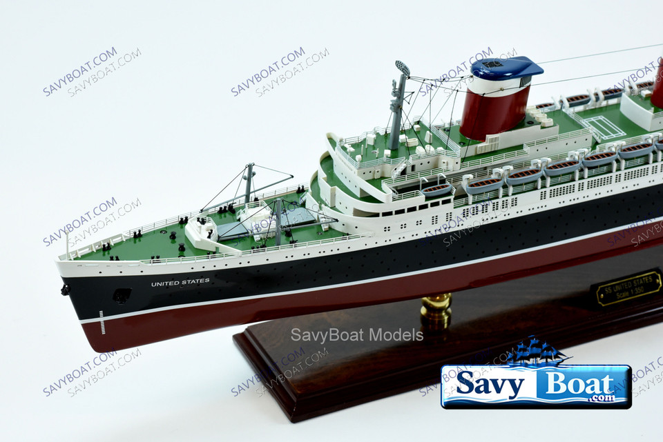 SS UNITED STATES LIGHTED OCEAN LINER