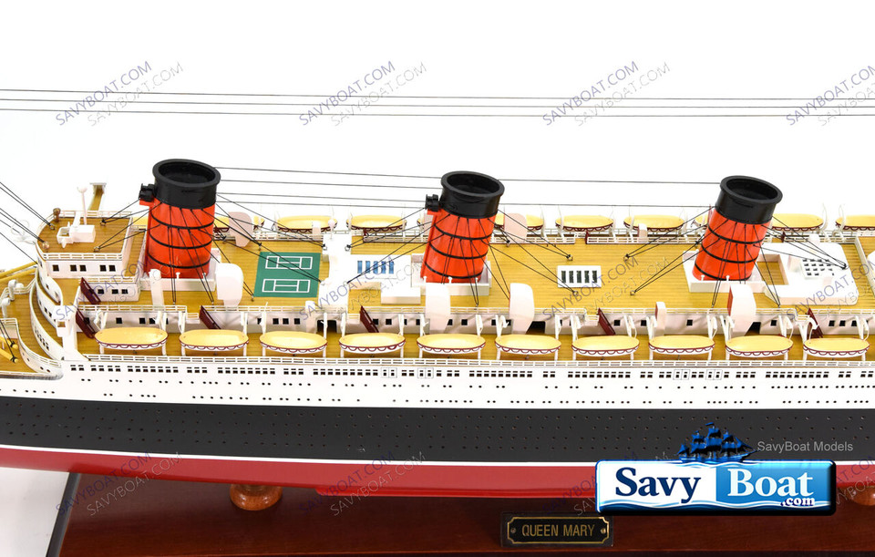 RMS QUEEN MARY LIGHTED OCEAN LINER