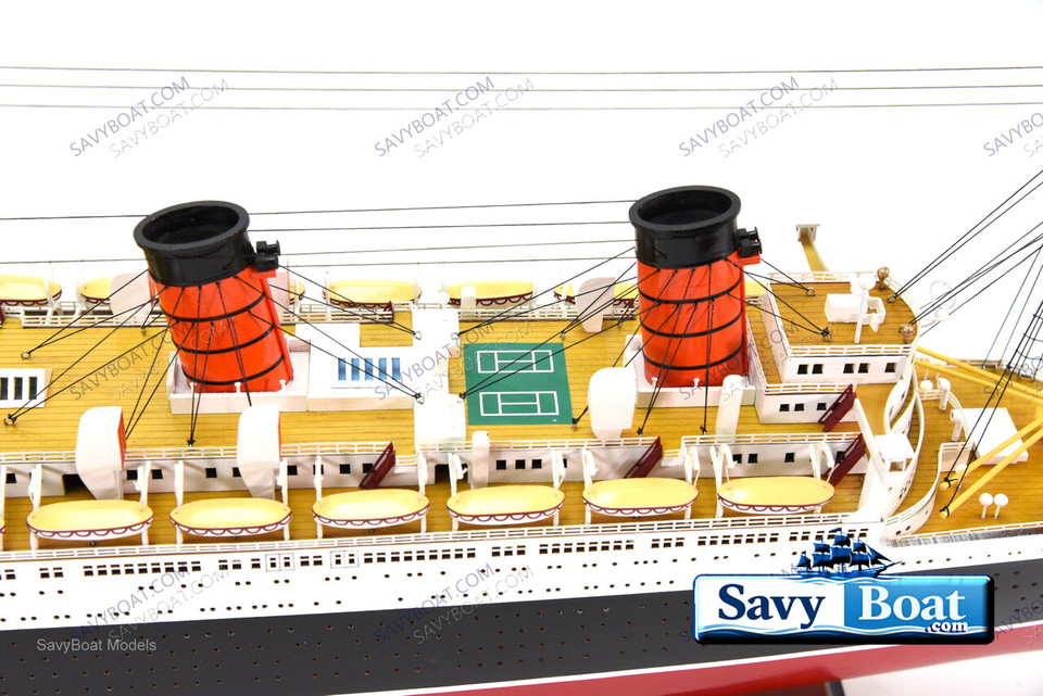 RMS QUEEN MARY LIGHTED OCEAN LINER