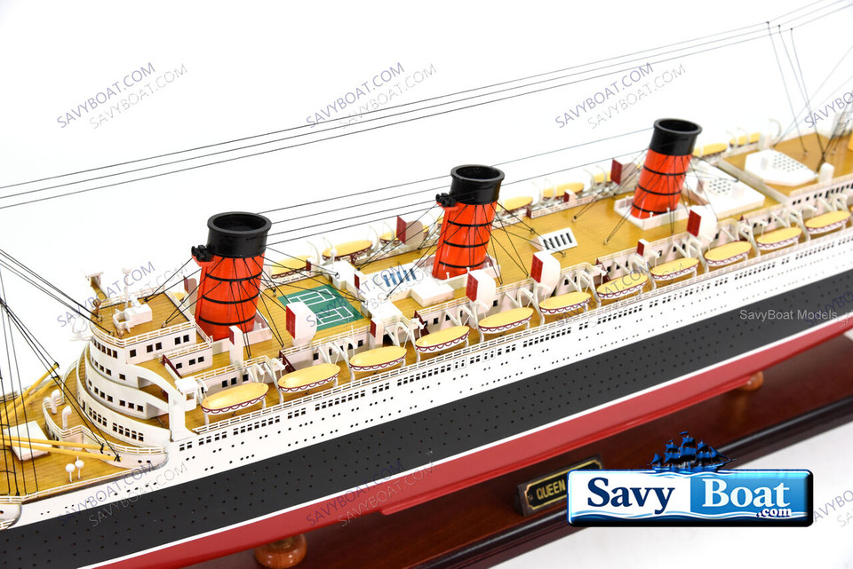 RMS QUEEN MARY LIGHTED OCEAN LINER