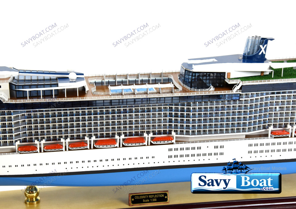 CELEBRITY REFLECTION LIGHTED CRUISE SHIP