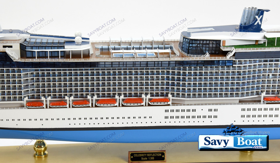 CELEBRITY REFLECTION LIGHTED CRUISE SHIP