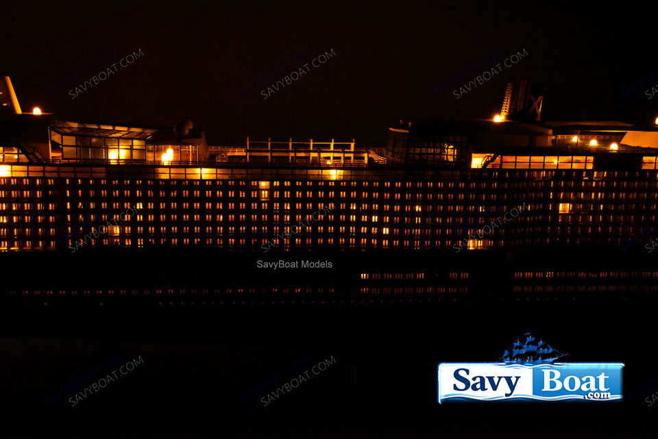 CELEBRITY REFLECTION LIGHTED CRUISE SHIP