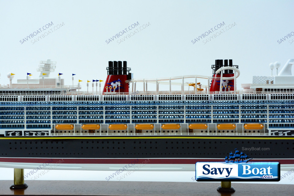 DISNEY DREAM LIGHTED 48 in CRUISE SHIP