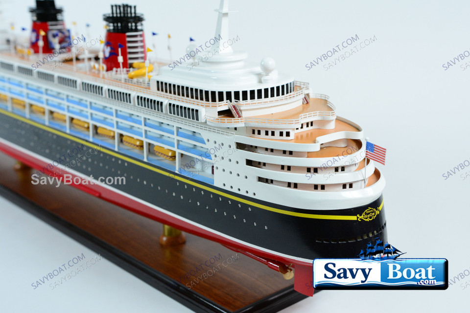 DISNEY WONDER LIGHTED 40 in CRUISE SHIP