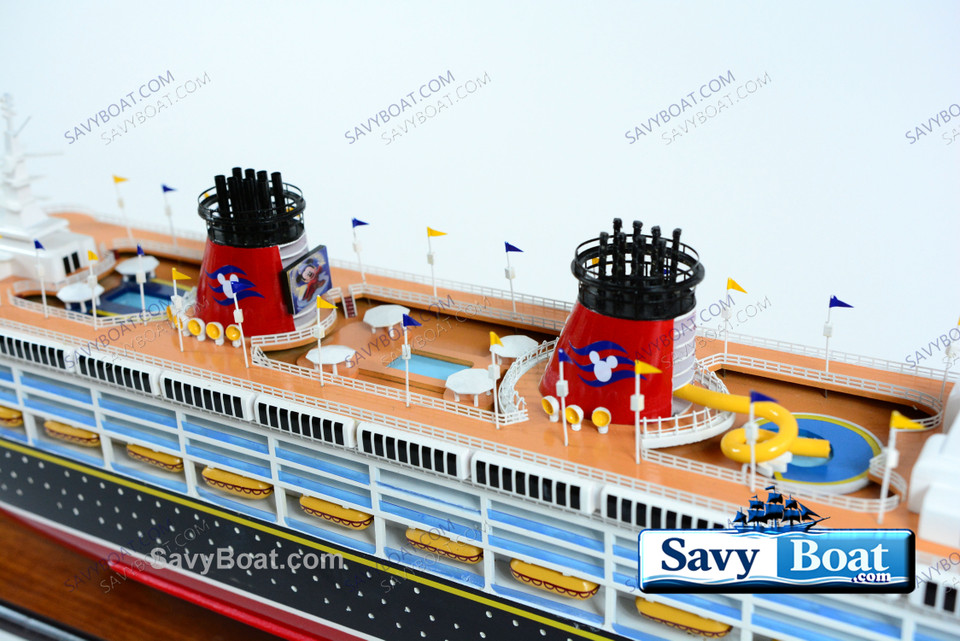 DISNEY WONDER LIGHTED 40 in CRUISE SHIP