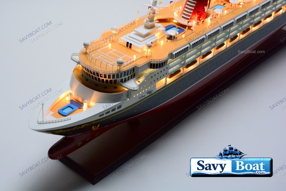 DISNEY WONDER LIGHTED 40 in CRUISE SHIP
