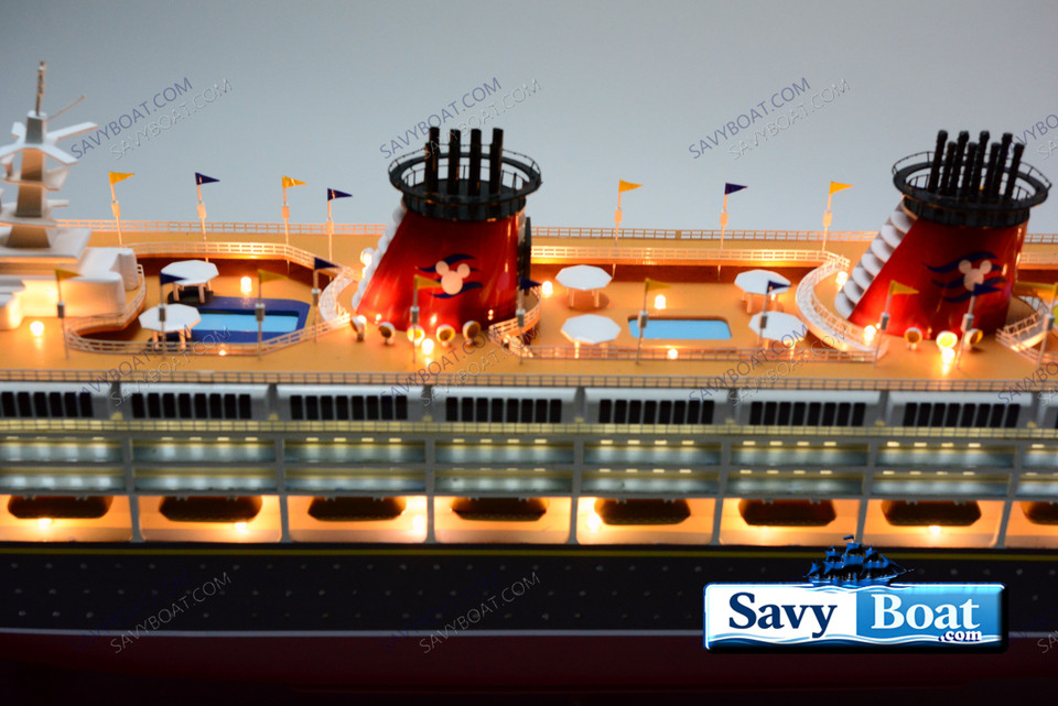 DISNEY WONDER LIGHTED 40 in CRUISE SHIP