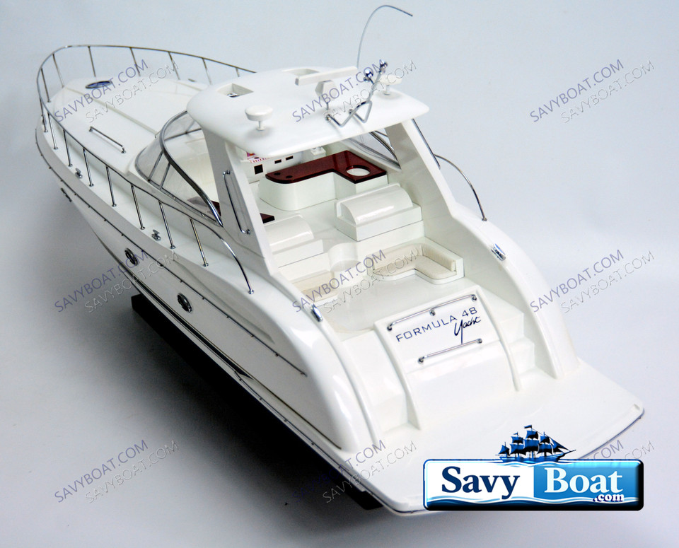 FORMULA 48 MOTOR YACHT