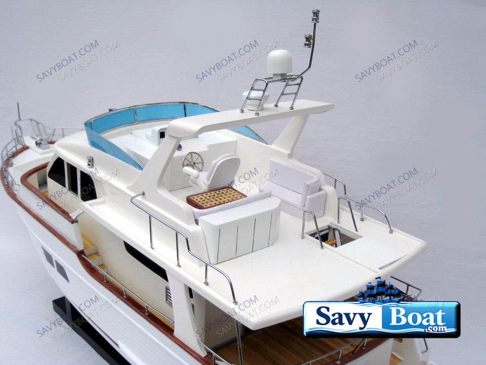 GRAND BANKS 53