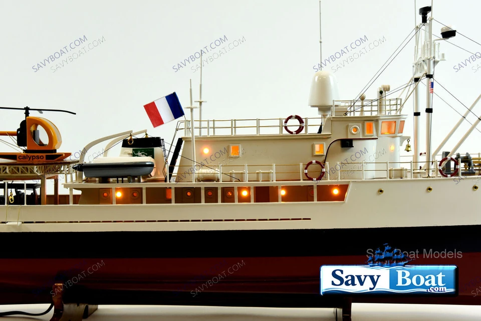 RV CALYPSO LIGHTED RC  RESEARCH SHIP