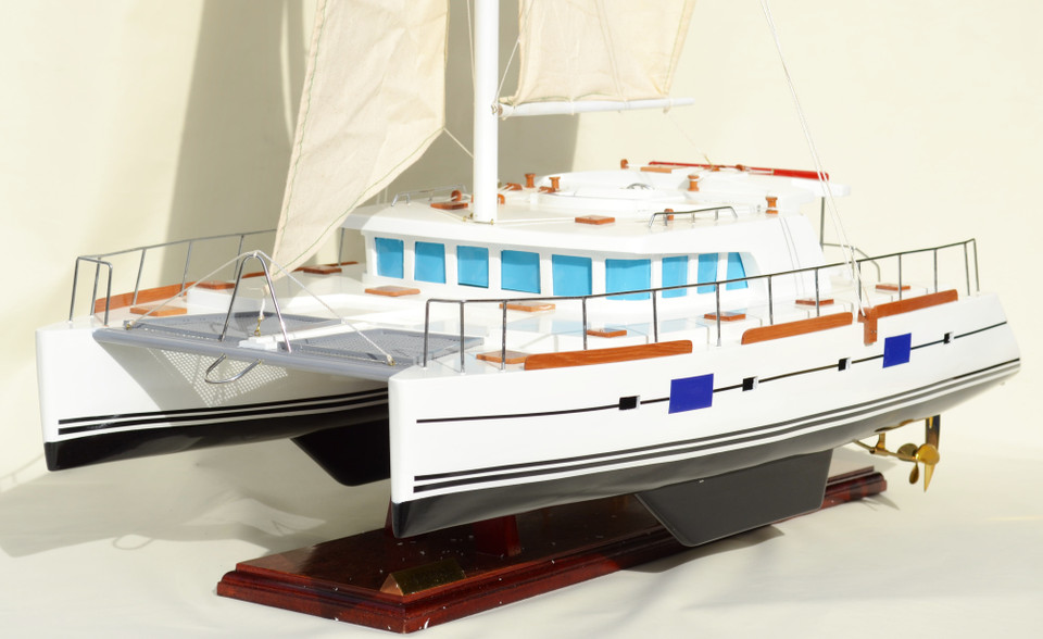 LAGOON 500 CATAMARAN YACHT