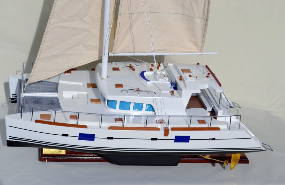 LAGOON 500 CATAMARAN YACHT