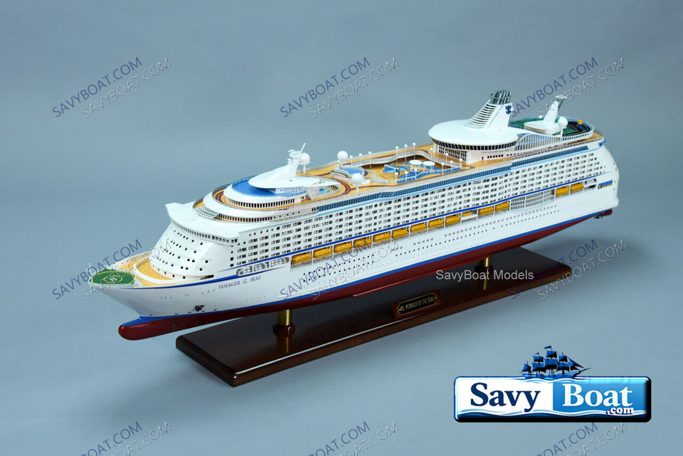 MS VOYAGER OF THE SEAS  LIGHTED CRUISE SHIP