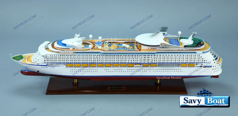 MS VOYAGER OF THE SEAS  LIGHTED CRUISE SHIP