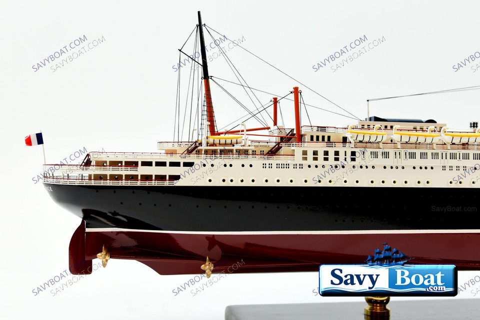 SS Île de FRANCE OCEAN LINER