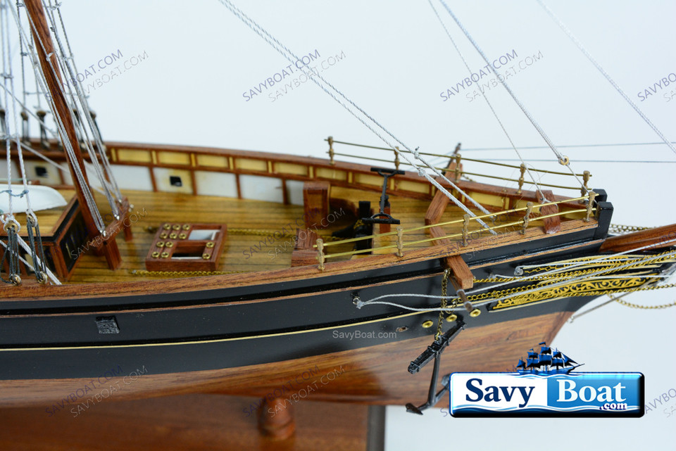 CUTTY SARK 40"  WITH SAILS / PAINTED
