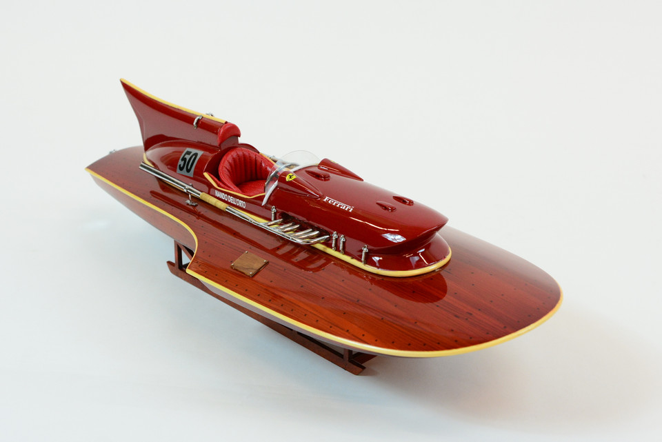 FERRARI HYDROPLANE 31"