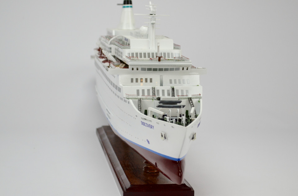 MV DISCOVERY - SISTER OF THE "LOVE BOAT"